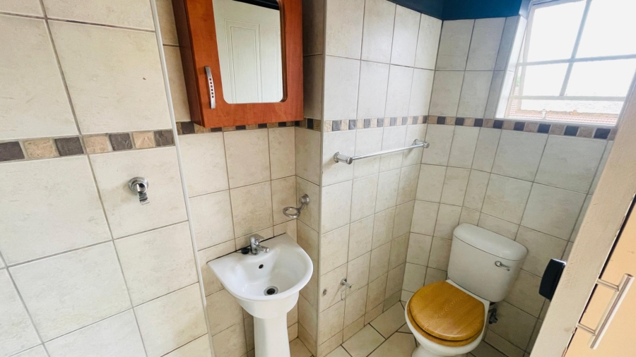 To Let 1 Bedroom Property for Rent in Die Bult North West